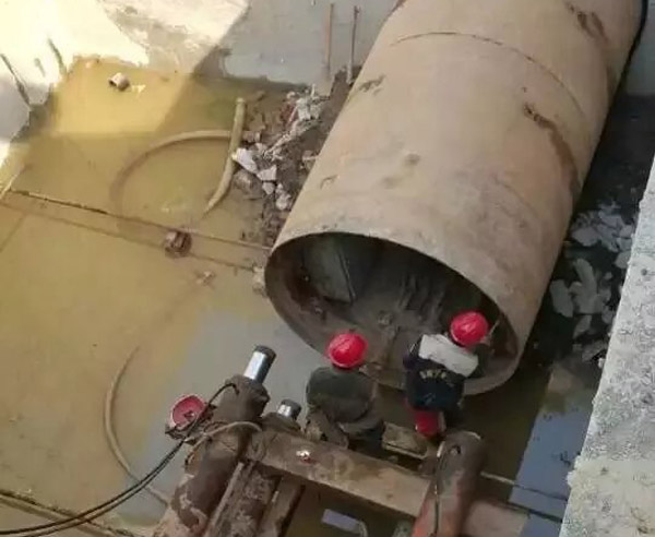 雨水管道非開(kāi)挖頂管機(jī)施工價(jià)格多少錢一米？