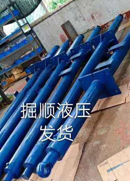 山東小型頂管機運往山西大同 助力脫貧攻堅戰(zhàn)