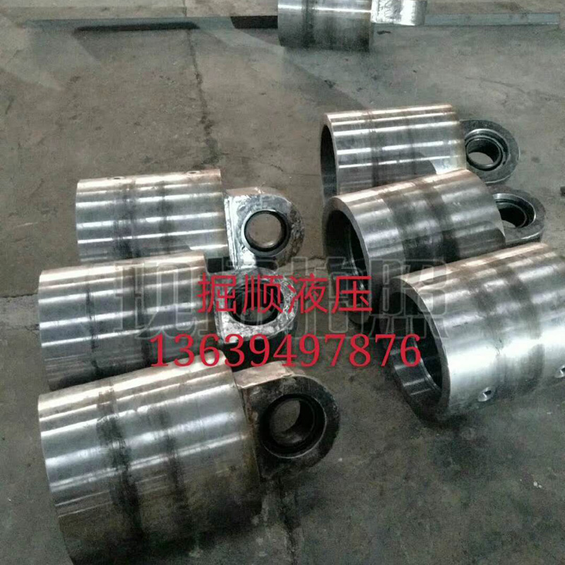 加班加點(diǎn)忙生產(chǎn)液壓泵、千斤頂,都是真材實(shí)料好質(zhì)量