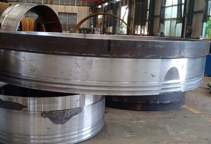 液壓動力中繼間被稱為過江頂進工程機械化接力中繼環(huán)